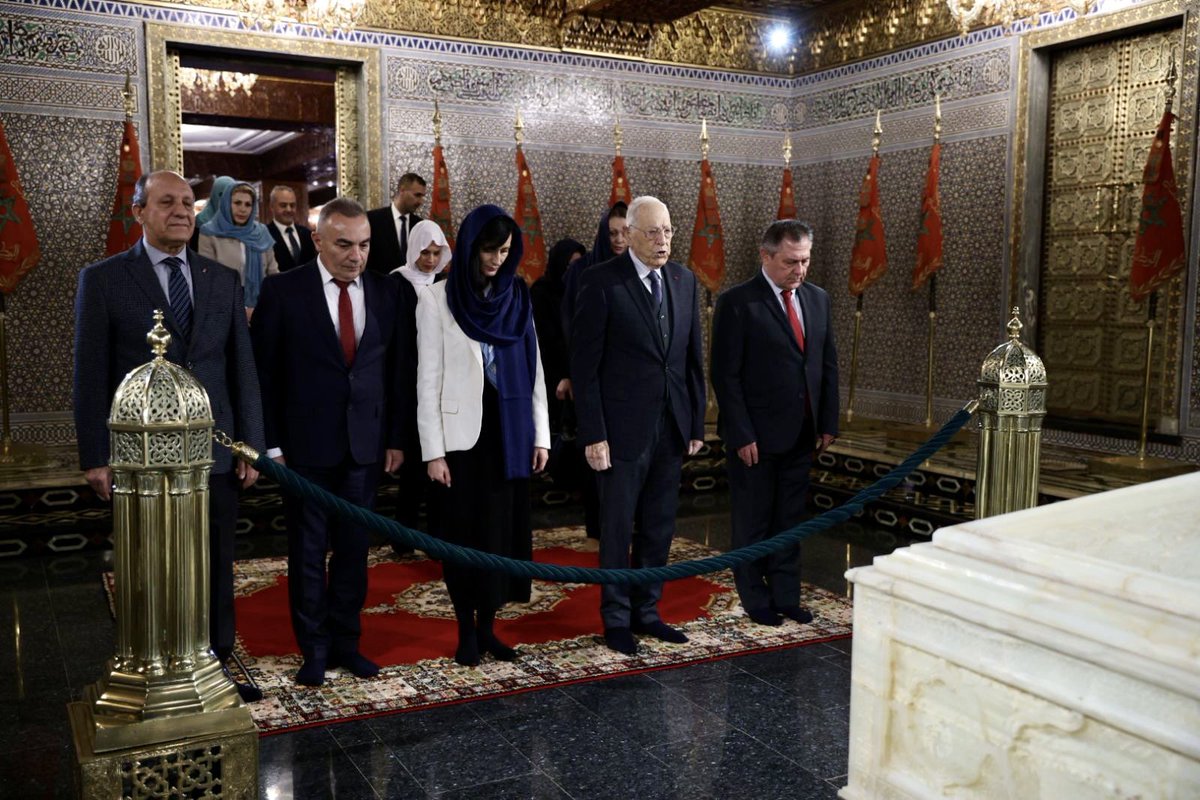 My work visit in 🇲🇦 started w/ a ceremony of paying tribute to the Mausoleum of Mohammed V, w/ 🇧🇬Minister of Culture Krastyu Krastev Grateful to leave my message in the Honorary Book of Mausoleum ➡️ for the responsibility of next generations to preserve King Mohammed V legacy