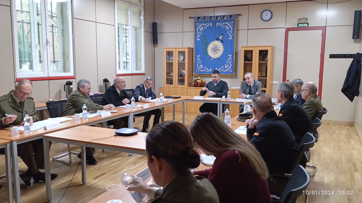 Instituto_UGM's tweet photo. Hoy, 10 de enero, ha tenido lugar una nueva reunión de expertos del Observatorio Paz, Seguridad y Defensa del IUGM de la @UNED.

ℹ https://t.co/nmeoEYSpFZ

#IUGM #Observatorio #Paz #Seguridad #Defensa #Gaza #Israel #ContextoGlobal #UNED @Defensagob https://t.co/Ev8s6fz0oe