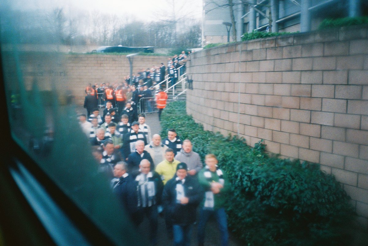 NUFC's tweet photo. Derby Day Delight - captured on film! 😍🎞️

📸 George Dixon/FloodlightsOn

🧵 https://t.co/ZRA4AJONyX