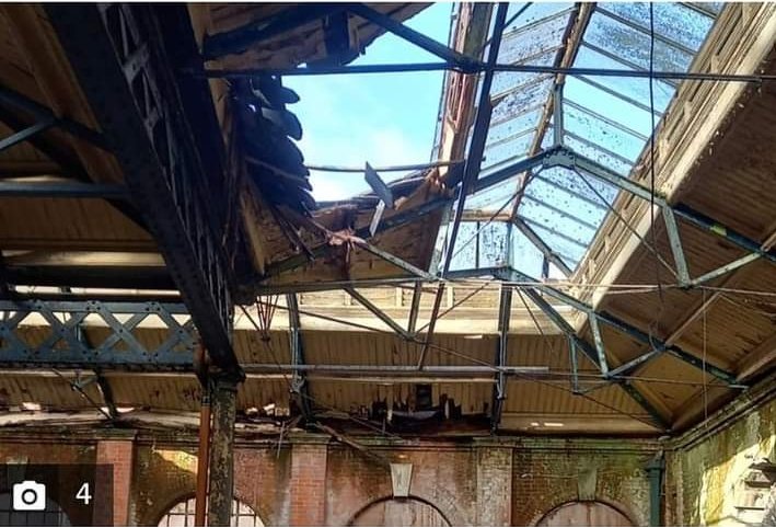 So sad to see the condition of the roof. It's deteriorated greatly since this time last year. Spent many years with others calling for urgent intervention. #Iveaghmarkets #LovetheLiberties
@RositaSweetman hope ur well by the way. #TimeforAction