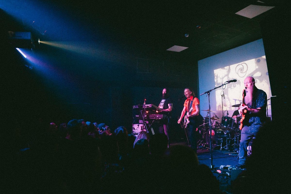 spacebanduk's tweet photo. Some snaps from our back to back sold out shows at Future Yard, Birkenhead in December🙌🏻
Plus boss support from local lads @headfeederband
📸 (lukedoesvisuals on instagram)
#space #spacetheband https://t.co/mLHEb9nqsJ