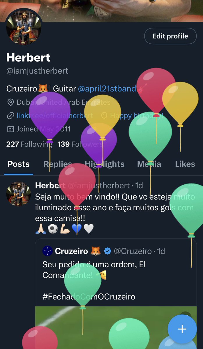 iamjustherbert's tweet photo. Subiram os balões!! 
🙏🏻🤘🏼🎂🎉💙🤍🎸 https://t.co/y2Ej5Jvq22