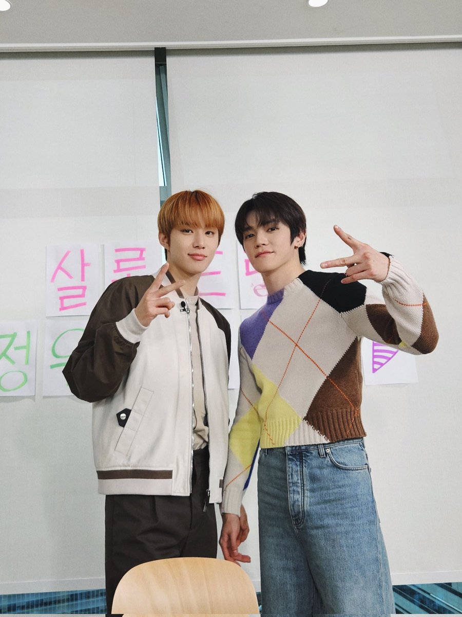 Feel incomplete without taking a photo together with Doyeon Noona and Taeyong hyung. That day was very enjoyable and added so much  experience to me! I truly enjoyed it.