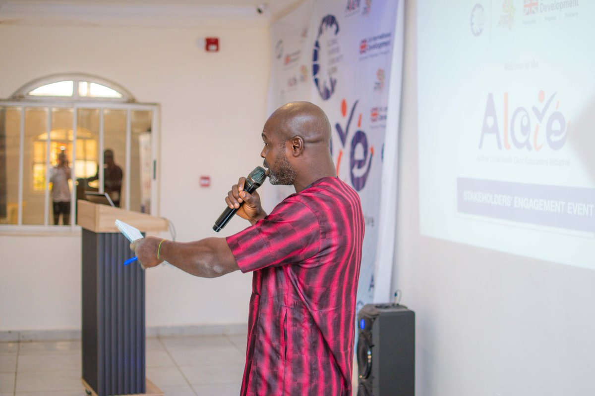 GSCIlorin's tweet photo. TALK IS NOT CHEAP!

We appreciate everyone who came out to support our Stakeholder Engagement and Community Civic Educators Training Workshop.

#ALAYETransforms #CivicSavvyIlorin #ALAYEforChange https://t.co/Bm8CoJWGKV