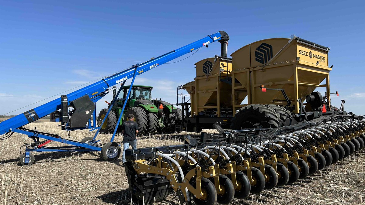 SeedMasterMfg's tweet photo. Ready for day two in Saskatoon at @WCCPS_SK. Come by to talk precision seeding solutions, maximizing productivity, superior ROI, and being a #CanolaMaster! https://t.co/tk2kRjOs94