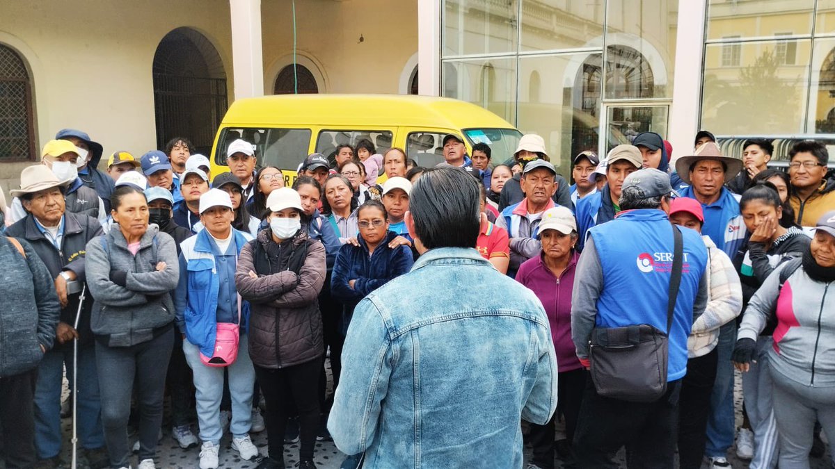 MuniRiobamba's tweet photo. Ante los acontecimientos violentos registrado en el país y en la ciudad en las últimas horas, se suspende el #SEROT los días miércoles 10 y jueves 11 de enero, esto con la finalidad de precautelar la integridad física de las personas que laboran en el cobro por este servicio. https://t.co/yCch9ThLiT