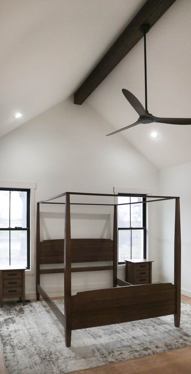 HandmadeTables's tweet image. A dining and bedroom set were added to this new build.

#bedroomset #canopybed #tableset #qswo #hickory