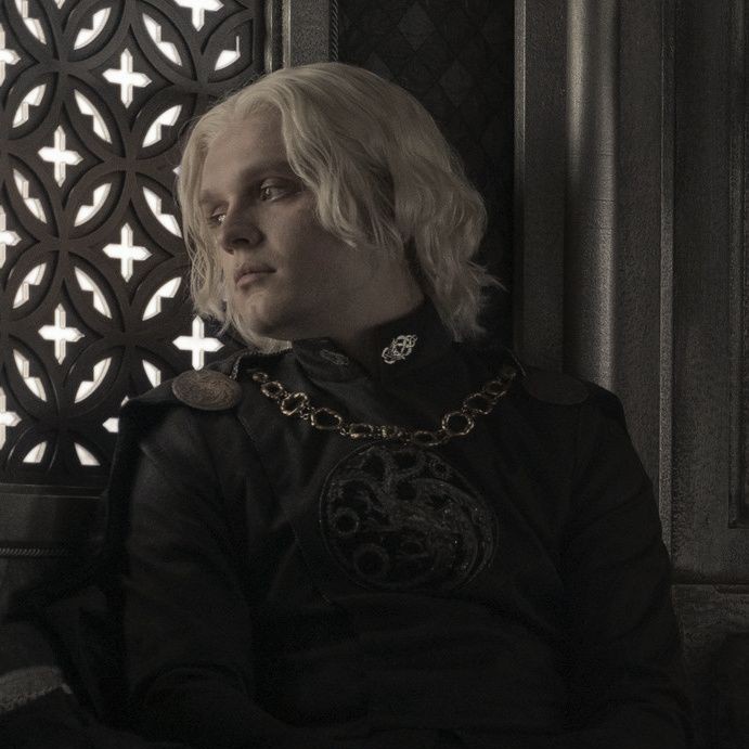 jjmileo's tweet photo. “he had 20 years to name me heir, and never did. steadfastly, he upheld rhaenyra's claim. my father never wanted this.”

the only words aegon has ever said that make sense https://t.co/ltqFJQT4qc