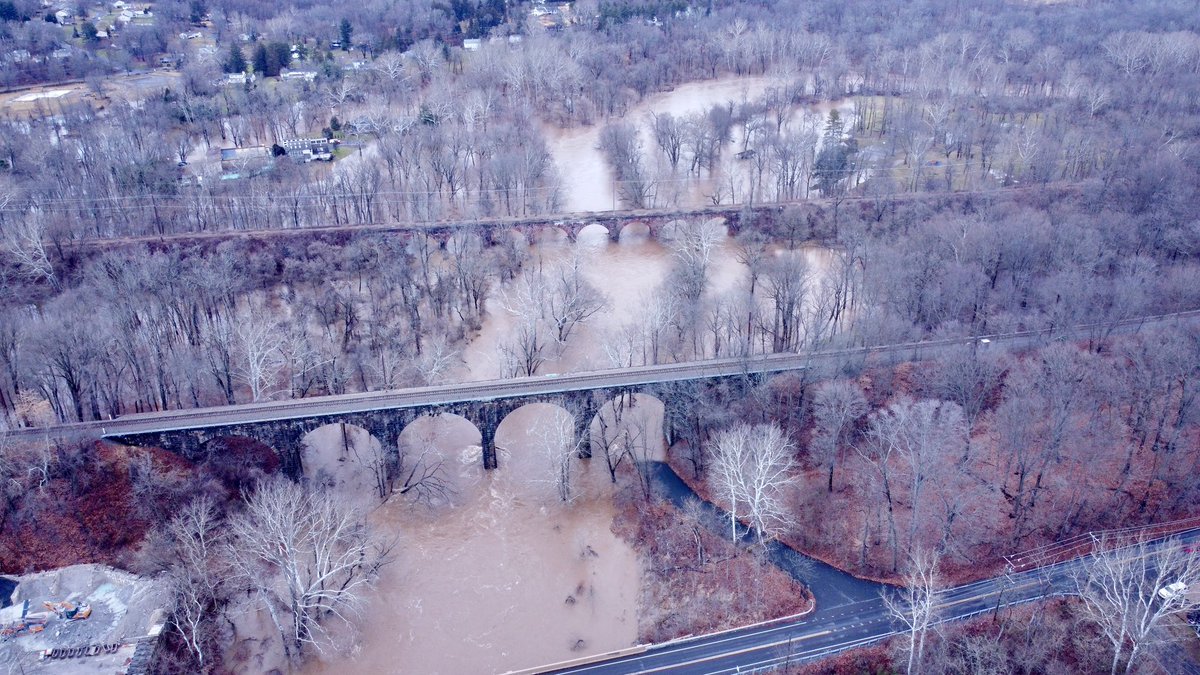 JanCarabeoCBS3's tweet photo. A view of the Neshaminy Creek flooding from above Periwinkle Avenue in Middletown Township. Shout out to Bob Barnes for not only letting me interrupt his drone session, but also sharing the photos afterwards. https://t.co/PXumXPTqbm