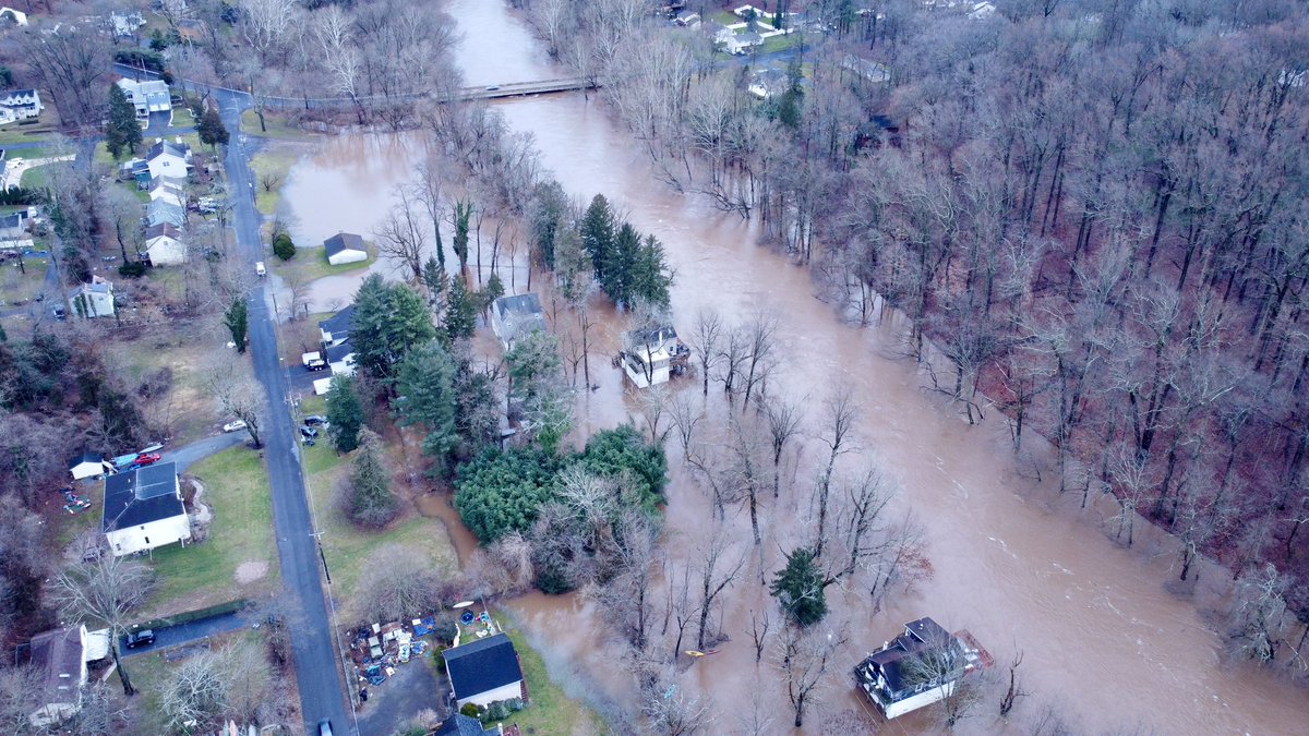 JanCarabeoCBS3's tweet photo. A view of the Neshaminy Creek flooding from above Periwinkle Avenue in Middletown Township. Shout out to Bob Barnes for not only letting me interrupt his drone session, but also sharing the photos afterwards. https://t.co/PXumXPTqbm