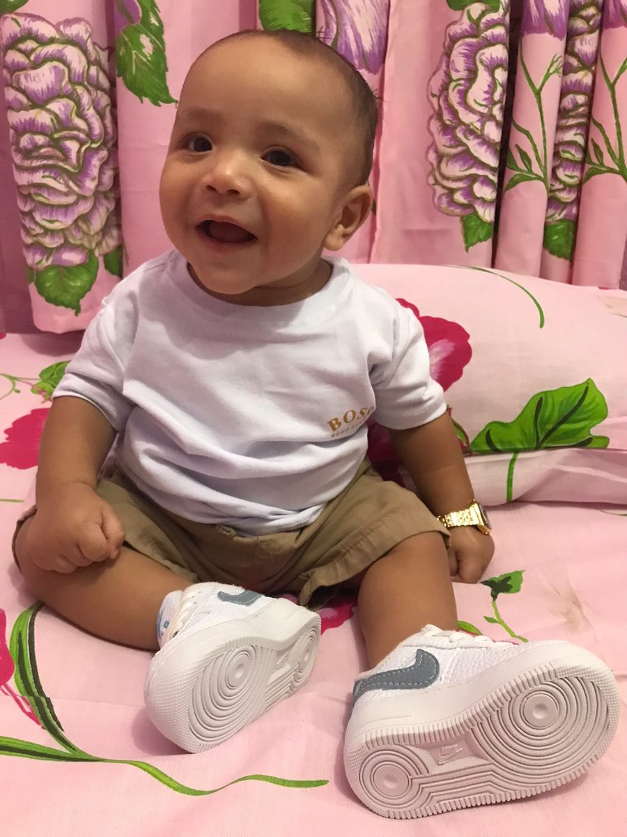 Toorinha556's tweet photo. Na primeira vez em que te vi, foi como se seu olhar me perguntasse como eu pude viver tanto tempo sem você. Te amo filho..🥺❤️ https://t.co/1qD3yx3dno