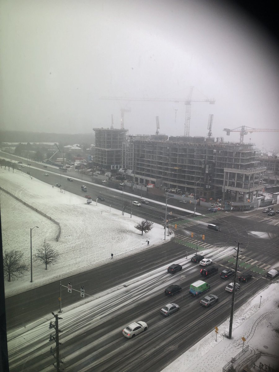 Kini27339805's tweet photo. View from my window today 🌨️❄️⛄️… #snowstorm #canadaweather #coldwarning #ImranKhanNeedsJustice #ImranKhanIsOurLeader #PTI_Followers https://t.co/5fi7wpqOS1