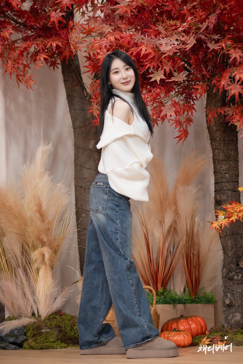 Chaedybear's tweet image. #여니왔어요
최고의 K-POP 아티스트 채연이의 생일을 
채리쉬가 진심으로 축하합니다!🥳🤍

#겨울의선물_채연이의생일을축하해
#Happy_chaeyeonday
#이채연 #LEECHAEYEON