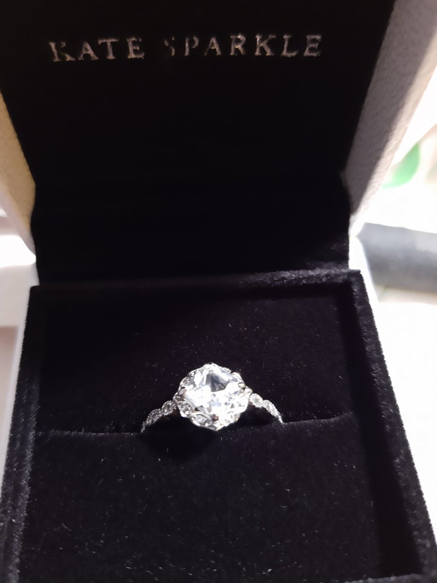 PeejLock's tweet image. At last my ring has arrived #charmedaroma fits like a glove