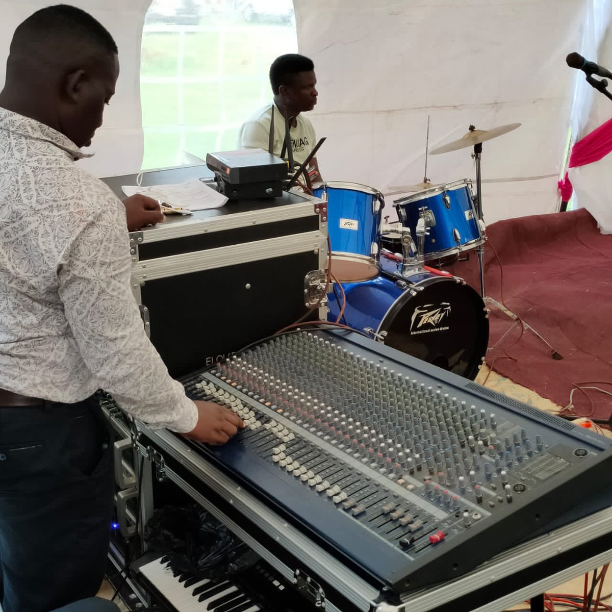 UnionMiracle's tweet photo. Bamunanika conference
9 Jan 2023

Union miracle center church ministries

Luwero mission https://t.co/sxFHXKR50d