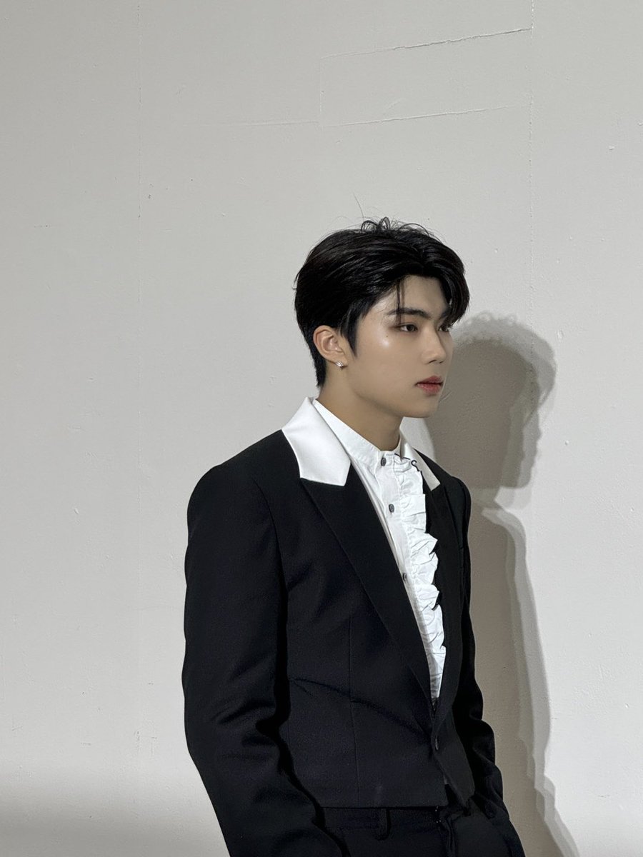 ZEROBASEONE tweet media