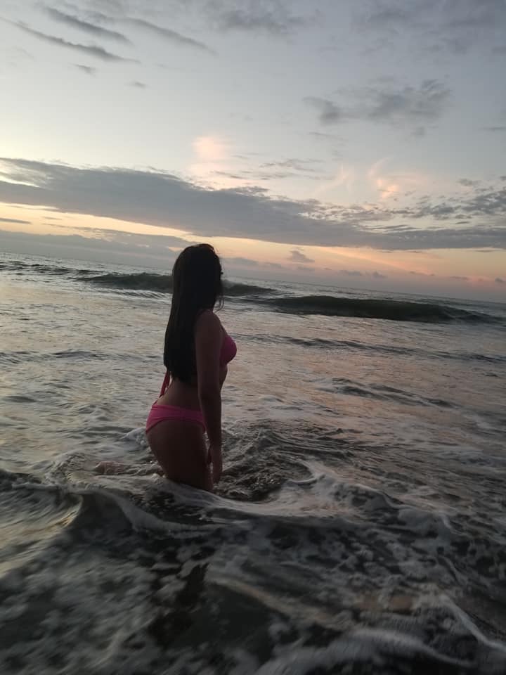 AnaAlava16's tweet photo. Un poco de calma en medio de la oscuridad. ❤️
#inspo #style #Look #outfit #outfits #aesthetic #foto #fotografia 
#insta #model #modelo #viral #makeup #gafas #modelshoot https://t.co/wZl2S6ibWI