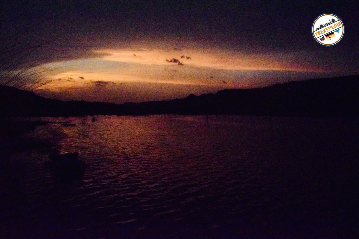 trekspedia's tweet photo. کلرکہار میں غروب آفتاب ♥️
#trekspedia #trekspediatour #tourguide #tourism #Kalarkahar #sunset #northernareasofpakistan #besttour #besttouroperator #BestTourAgency https://t.co/t5LKwMnBlP