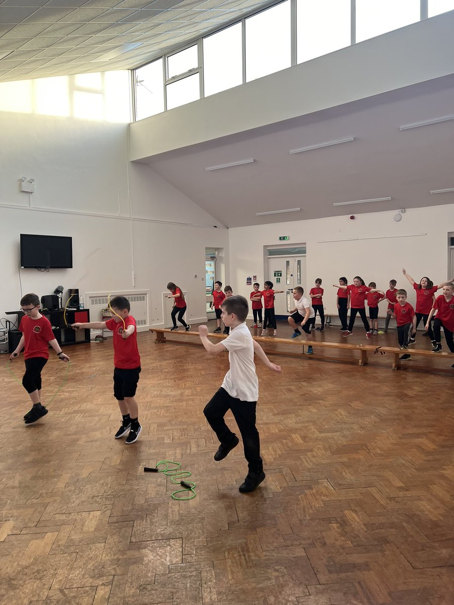 Cbpacademy's tweet photo. Today year 3 have enjoyed their fitness class doing circuits linking back to their prior learning of the circulation system #wowwednesday https://t.co/HKfA6H7mDj