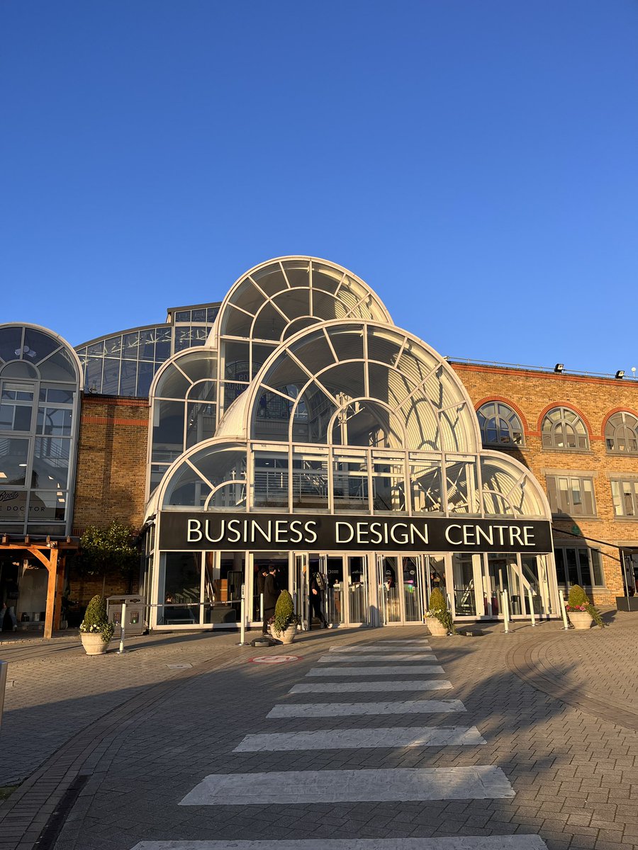 tntex_eu's tweet photo. Ready for the second day of @thelondontextilefair! 
It’s the last chance to discover our sustanible tntex fabric made in Barcelona ♻️
Come and visit us at the stand U28 balcony

#slowfashion #recycledfashion #recycle #circulardesign #fashion #sustainable #sustainableliving https://t.co/SLowE9Tpzo
