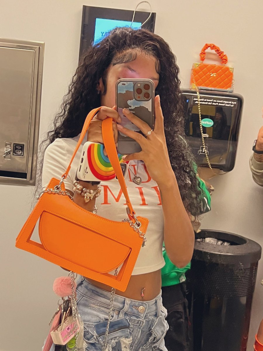 breshonnaaaa's tweet photo. Baby you da one 🧡😘 #ARepost https://t.co/UEsEjObH2J