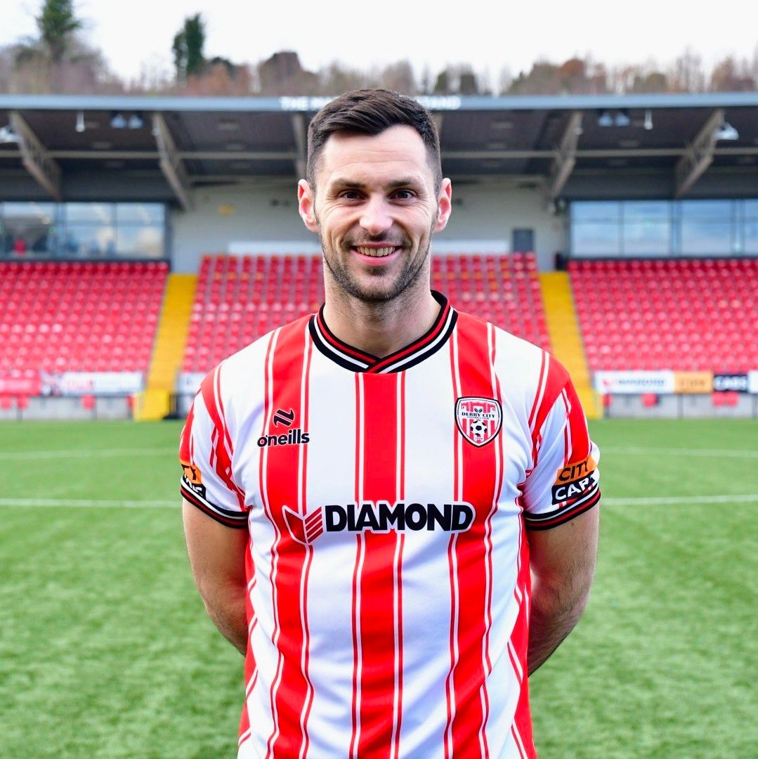 derrycityfc's tweet photo. He's here and he's perfect 😍 https://t.co/oEczn6OgoZ