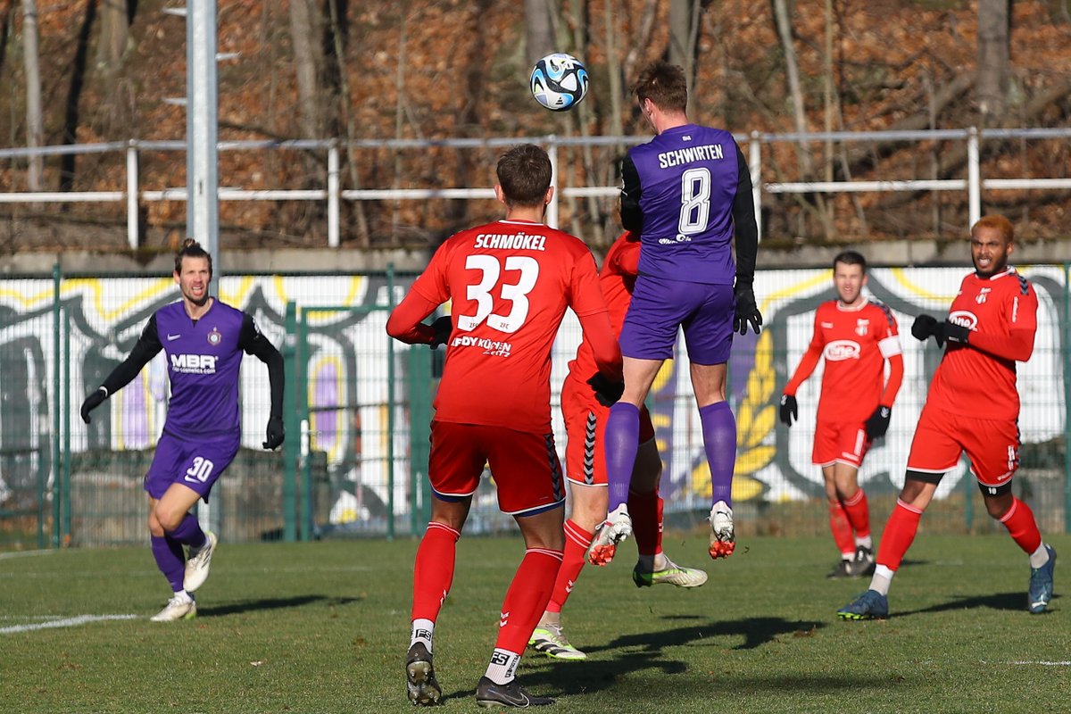 FCErzgebirgeAue's tweet photo. Wie aus dem Lehrbuch - Der FC Erzgebirge bewingt ZFC Meuselwitz mit 6:0!⚒💜

unser Spielbericht👉🏻https://t.co/OseA5yRQk5

#AUEZFC #AUE #Kumpelverein https://t.co/g2KKO06vht