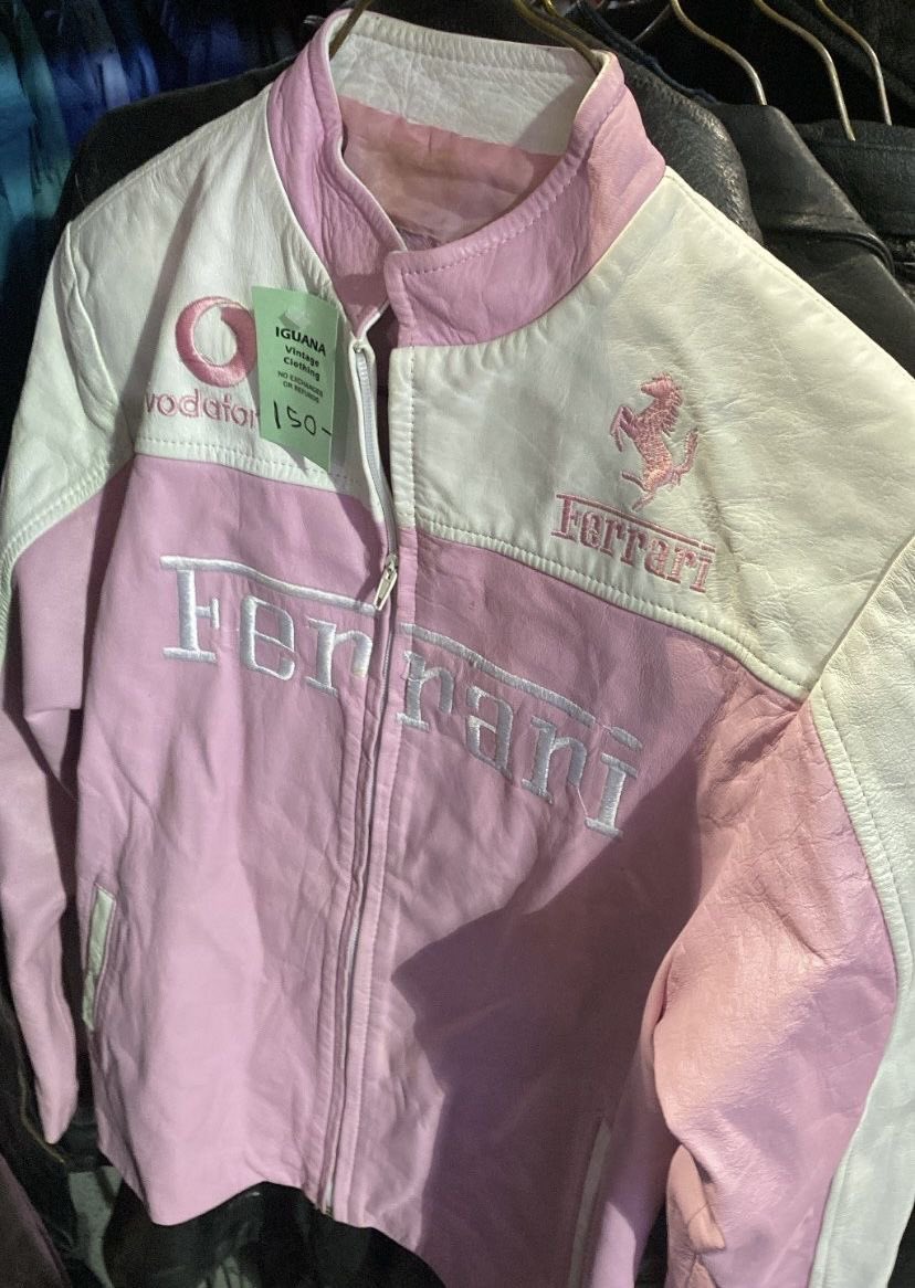 beanielando's tweet photo. i need one so i can be the ultimate f1 girlie https://t.co/6CUecD6ft2
