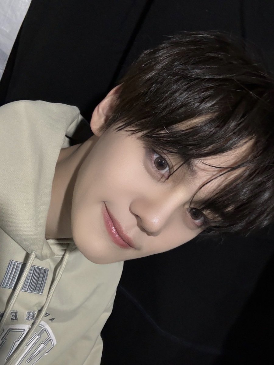 tewri_'s tweet photo. 진짜 감탄 밖에 안 나옵니다.
세상에나 우리 규빈이가 셀카 천재라구요
너무 예뻐 너무 잘 찍어 진짜 오늘 셀카 레전드에요🤍🤍🤍

#우리집강아지 #우리밤빈 https://t.co/LNf5Xjs1iy