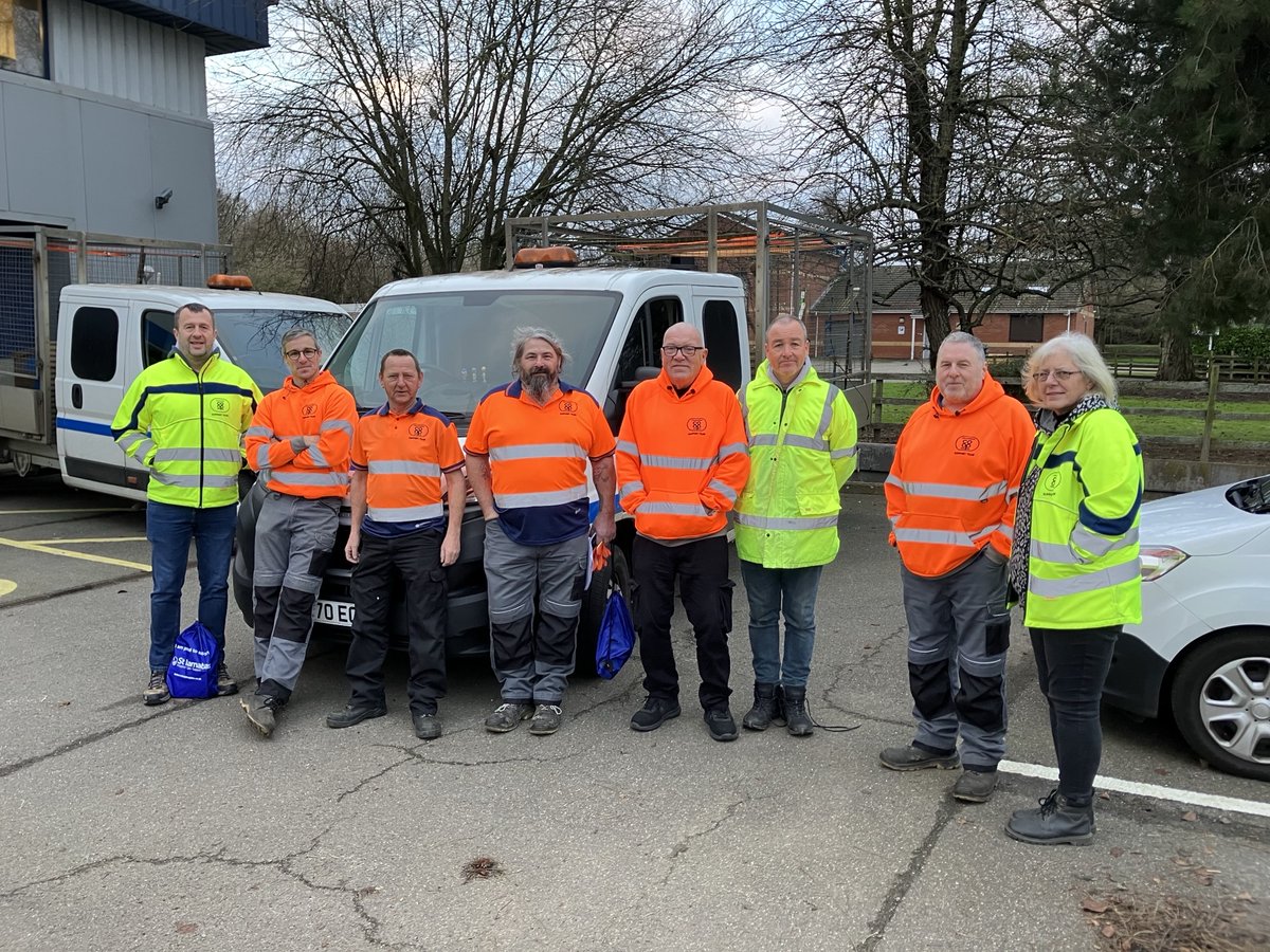 StBarnabasLinc's tweet photo. We are on the home stretch #TreeCycle 2024🎄♻️
Our volunteers and team have been collecting more trees today, but we are delighted to be nearing completion.
In five days, we have collected over 1500 trees for chipping or replanting (if potted) - our biggest #Treecycle ever! https://t.co/kb8R4TIk3E