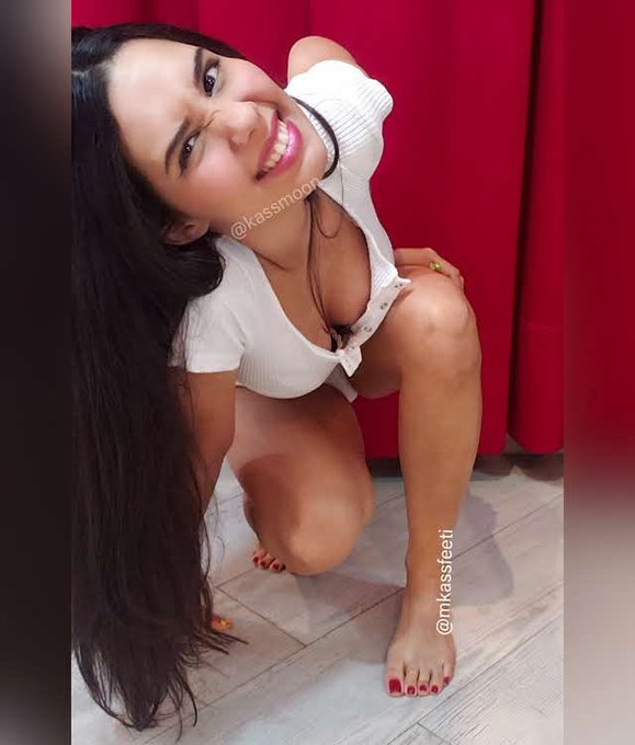 Do U want to conquer me? Show me u can keep my position as queen 👑💸  U can start by buying my fav lunch<a href="/tag/sugardaddy"class="tags"><span>#sugardaddy</span></a><a href="/tag/spoilme"class="tags"><span>#spoilme</span></a><a href="/tag/paypig"class="tags"><span>#paypig</span></a><a href="/tag/bemyhero"class="tags"><span>#bemyhero</span></a><a href="/tag/buymycontent"class="tags"><span>#buymycontent</span></a>