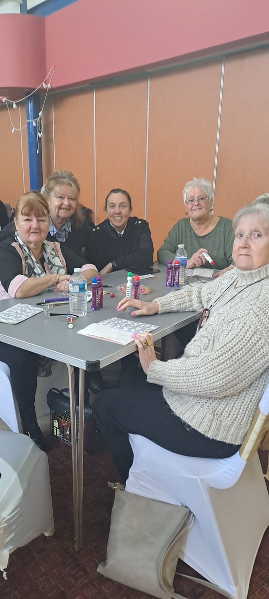 KellyKelly908's tweet photo. Thank you for your Visit today Inspector Nicola Hamilton,Lee Valley Pensioners enjoyed your company.
#SupportingNeighbourhoods
#CommunityWorkingTogether
❤️ https://t.co/tncZh8u0b8