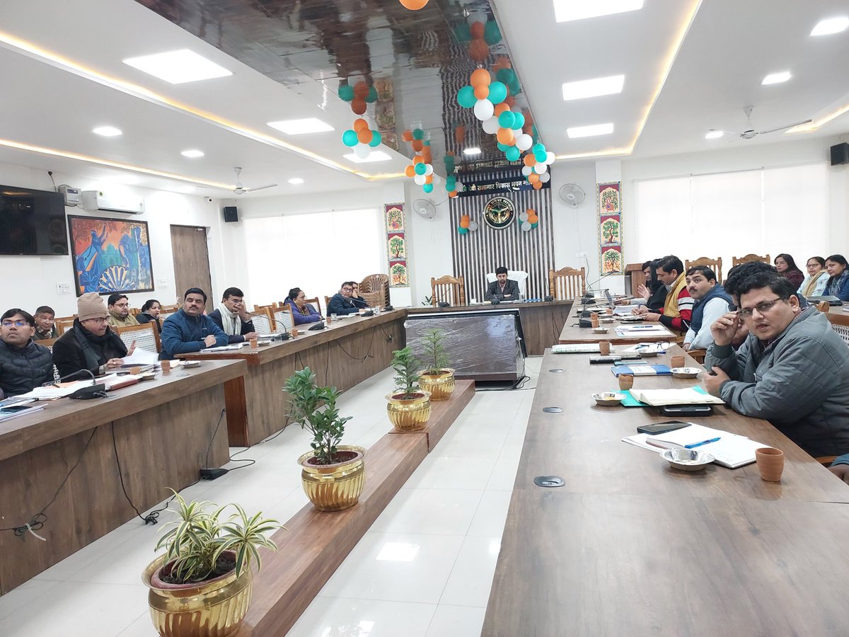 BsaGhaziabad's tweet photo. आज दिनांक को मुख्य विकास ���धिकारी @ChiefGhaziabad  की अध्यक्षता में बेसिक शिक्षा विभाग की संचालित समस्त योजनाओं पर समीक्षा की गई एवं छात्र उपस्थिति बढ़ाए जाने के प्रयासों पर चर्चा की गई, अच्छा प्रदर्शन करने वाले शिक्षकों को सम्मान दिया गया
@basicshiksha_up 
@dm_ghaziabad 
@UPGovt https://t.co/xDFJfSwNbg