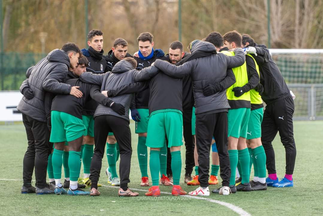 Naxaracd's tweet photo. Galeria de imágenes del último partido en #Sarriguren con el debut de #Hugo
📸 @CarmeloBetolaza

https://t.co/YnpdMZMUbA 

#TeLoVasAPerder #2RFEF 
#ValleEgüesNáxara 
#AúpaNáxara #SoyDelNáxara #NáxaraCDCantera
#90AñosNoEsNada https://t.co/kq1UTO8vPz