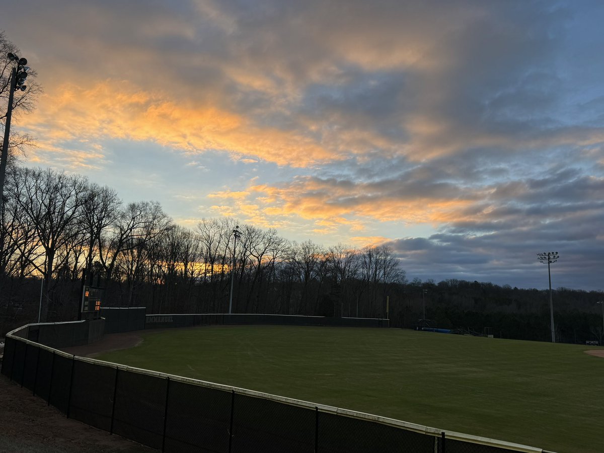 What a sunrise at Tommy Carey Field this morning!

#EmmanuelBaseball
#GoLions