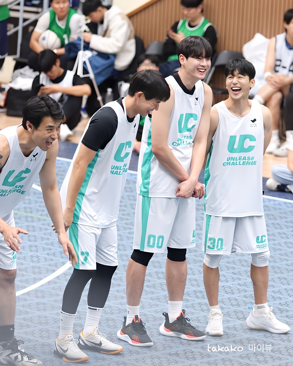 insootaka0506's tweet photo. 2023.12.16 UNLEASH CHALLENGE🏀
チームの方達との一コマ😊
@k10208888
웃는 모습이 멋져요🥰👍🏻
#LIFEPLUS #라이프플러스_스포츠 #언리쉬챌린지
#UNLEASHCHALLENGE
#농구 #농구이벤트
#강인수 #인수 #KangInsoo #insoo #カンインス #インス
#마이네임 #myname https://t.co/zfTSPhim9B
