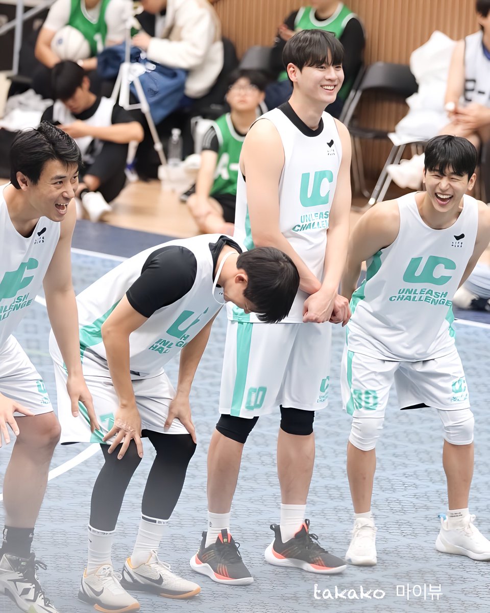 insootaka0506's tweet photo. 2023.12.16 UNLEASH CHALLENGE🏀
チームの方達との一コマ😊
@k10208888
웃는 모습이 멋져요🥰👍🏻
#LIFEPLUS #라이프플러스_스포츠 #언리쉬챌린지
#UNLEASHCHALLENGE
#농구 #농구이벤트
#강인수 #인수 #KangInsoo #insoo #カンインス #インス
#마이네임 #myname https://t.co/zfTSPhim9B