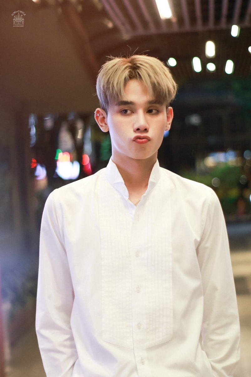 TORsCastle's tweet photo. 10012024 - #BFFxFlukeTor

มู้จู้ 🫠🫠

#torkomkrit #วิตามินม่วงที่ฟลุ๊คต่อเลิฟ #BFF111SKIN #BFFBKK #เพื่อนสนิทสายบิวตี้ https://t.co/Eas8luA3sh