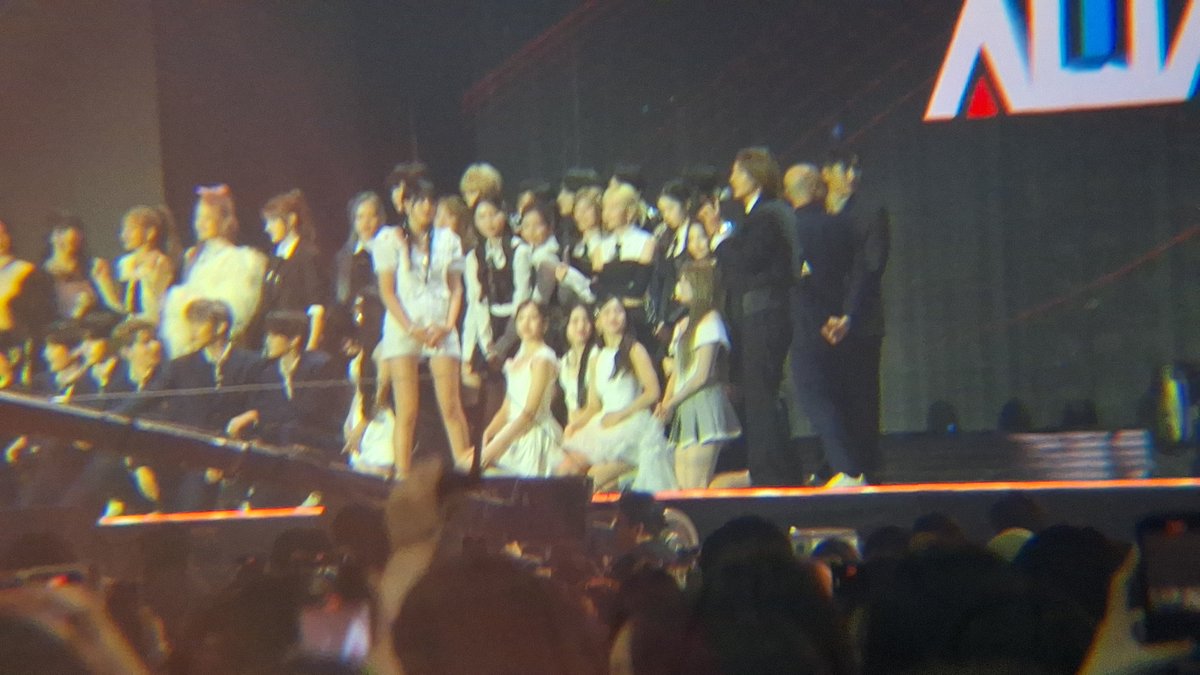 rengkkyu's tweet image. 240110 써클차트 뮤직어워즈

엔딩 피날레

#CIRCLECHART #써클차트 #써클차트뮤직어워즈2023
#스테이씨 #STAYC
#수민 #시은 #아이사 #세은 #윤 #재이
#TXT #투모로우바이투게더 
#TOMORROW_X_TOGETHER
#투바투
#NCT #NCTDREAM #엔시티드림
#ZEROBASEONE #ZB1 #제로베이스원 #제베원