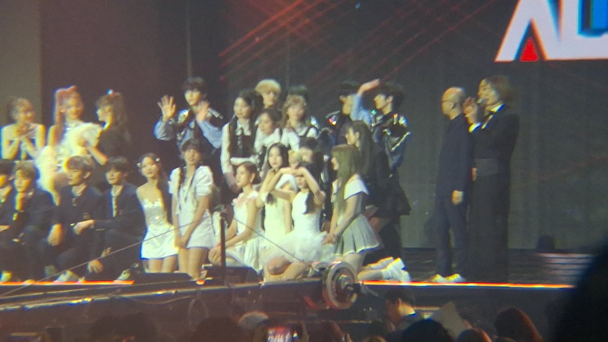 rengkkyu's tweet image. 240110 써클차트 뮤직어워즈

엔딩 피날레

#CIRCLECHART #써클차트 #써클차트뮤직어워즈2023
#스테이씨 #STAYC
#수민 #시은 #아이사 #세은 #윤 #재이
#TXT #투모로우바이투게더 
#TOMORROW_X_TOGETHER
#투바투
#NCT #NCTDREAM #엔시티드림
#ZEROBASEONE #ZB1 #제로베이스원 #제베원