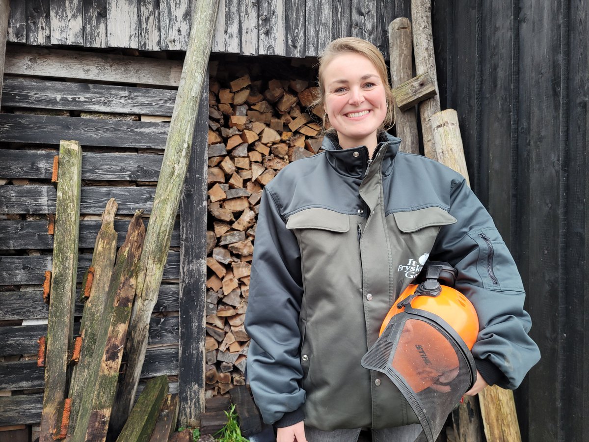 #𝐕𝐚𝐜𝐚𝐭𝐮𝐫𝐞 Wij zoeken een #beheermedewerker! Ben jij een gedreven buitenmens met een hart voor de natuur? Stroop jij graag de mouwen op voor het behoud en onderhoud van onze prachtige Friese natuurgebieden? Dan horen we graag van je! itfryskegea.nl/beheermedewerk… 

#ItFryskeGea