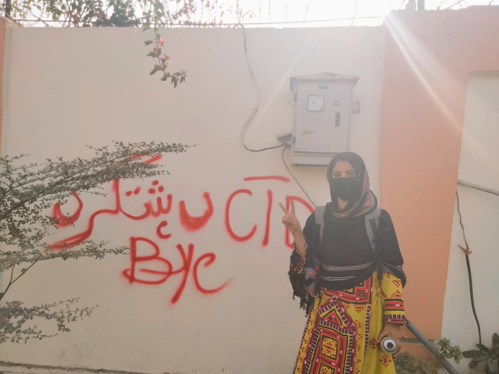 GullzadiC's tweet photo. I am Daughter of Balochistan.
And I stand with my Baloch Mother's Sister's and Brother's❤
And i support the Baloch March #AgainstBalochGenocide and #EndEnforcedDisappearances .
#IStandWithBalochMarch https://t.co/hQiJSQH91F