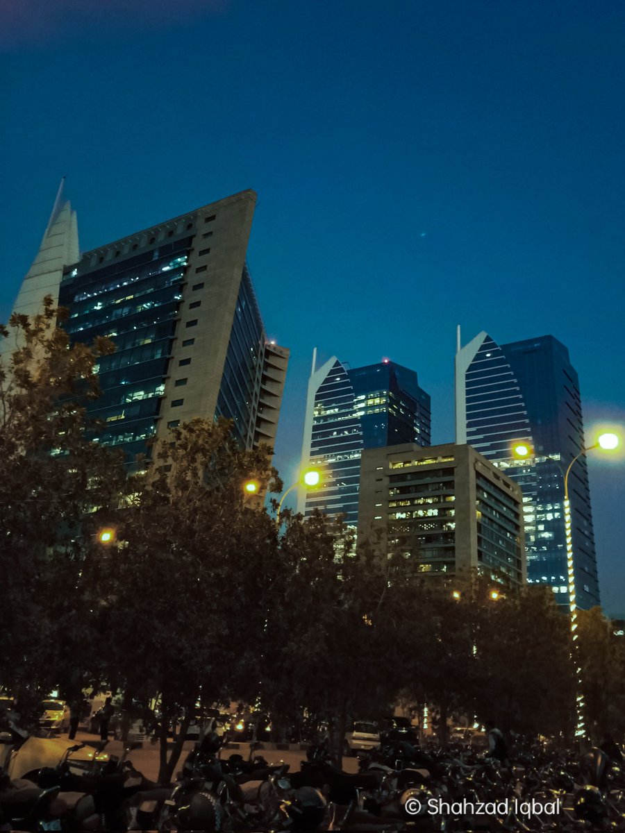 W_O_C_NFT's tweet image. Harbour Front, Dolmen Mall, Skytowers, executive Tower #Harbourfront #dolmenmall #executivetower #Skytower #bankislami #habibbanklimited #engropakistan #Engro #DarazPakistan #nightphotography #Reuters #bbcnews #BeautifulPakistan #picturesinpakistan #Etribune #DawnNews