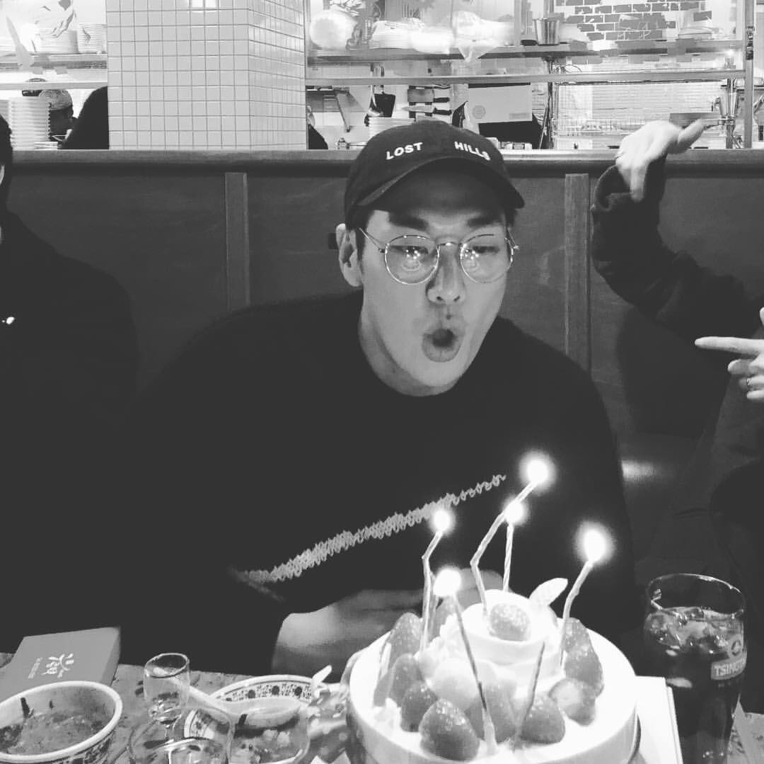 morninggloryyk's tweet photo. 오늘 생일날도 촬영이라고 했는데 추운 날씨에 아프지말고 다치지말고 촬영 잘하고 즐겁고 행복하게 보내~😘
사람들에게 축하도 많이 받고!!!🎉
나의 글로리 생일 정말 많이 축하해🥳
#HAPPYGLORYDAY
#김영광 #kimyoungkwang https://t.co/fxXwBedz2N