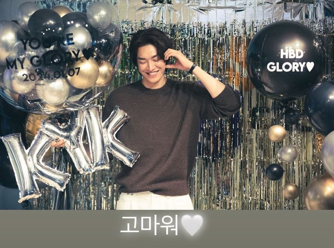 morninggloryyk's tweet photo. 오늘 생일날도 촬영이라고 했는데 추운 날씨에 아프지말고 다치지말고 촬영 잘하고 즐겁고 행복하게 보내~😘
사람들에게 축하도 많이 받고!!!🎉
나의 글로리 생일 정말 많이 축하해🥳
#HAPPYGLORYDAY
#김영광 #kimyoungkwang https://t.co/fxXwBedz2N