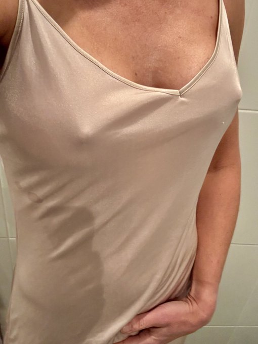 Ni som &auml;r VIP, skicka g&auml;rna bild/film p&aring; kuken. G&auml;rna med sprut. ❤️❤️❤️ https://t.co/KHRfgK4p0H