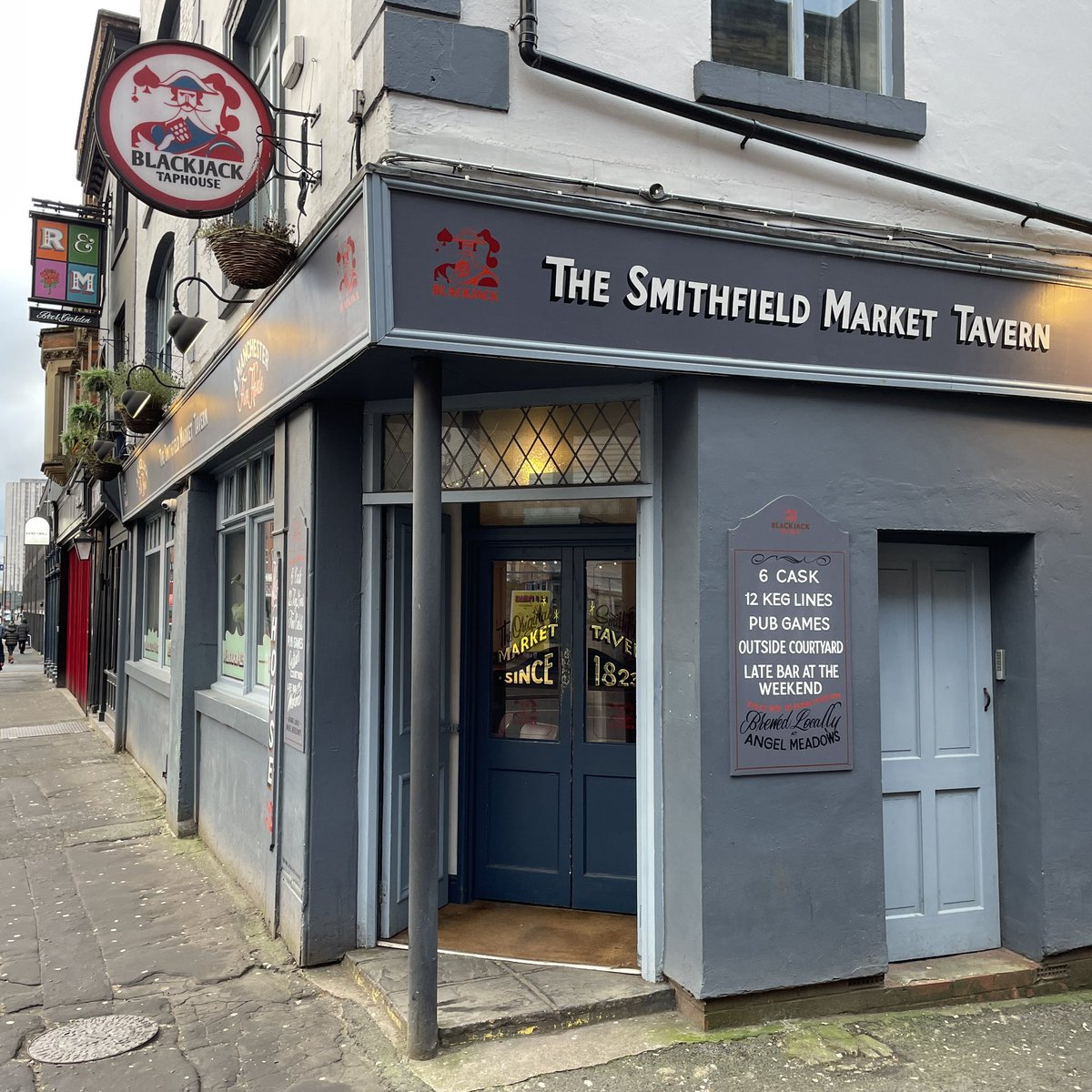 The Smithfield Market Tavern (@thesmithfieldnq) on Twitter photo Part-time bar staff wanted! 🍻
Fancy working with our team here at The Smithfield?
Send over your CV to: thesmithfield@blackjack-beers.com Part-time bar staff wanted! 🍻
Fancy working with our team here at The Smithfield?
Send over your CV to: thesmithfield@blackjack-beers.com