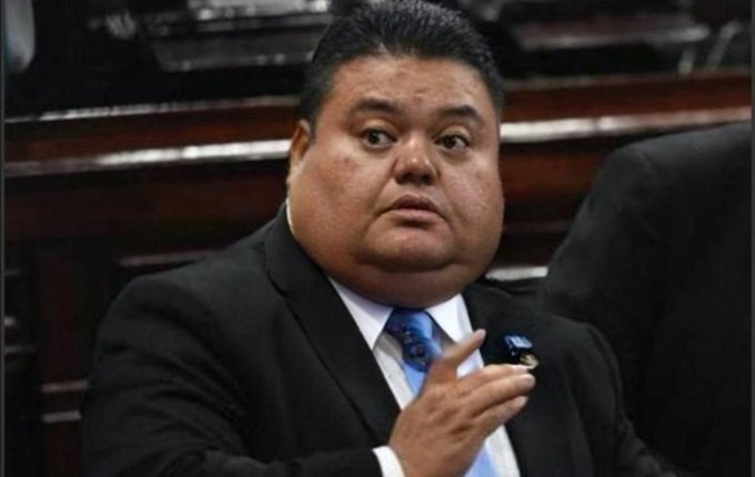 CintiaMariaAlv2's tweet photo. No permitamos que el congreso se convierta en una granja de engorde para estos muertos de hambre corruptos. Ninguno de los dos en la nueva junta directiva del congreso. https://t.co/UnOGKjDQ7O