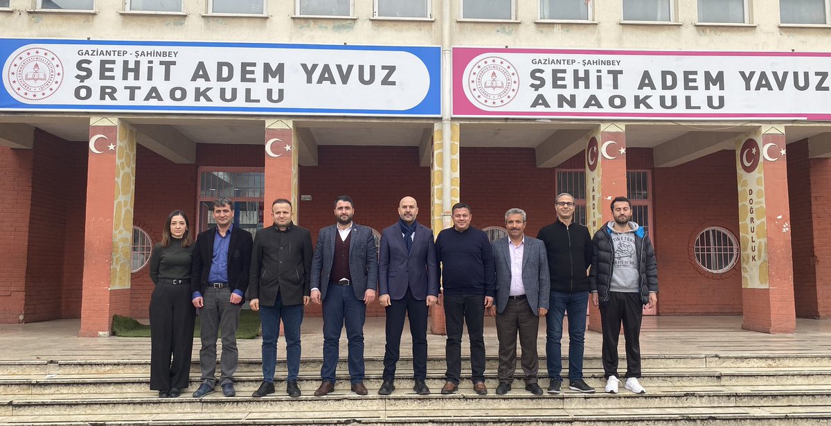 MehmetDemirEBS's tweet photo. Şehit Adem Yavuz Ortaokulu Müdürü Sn.Serkan SERT'i, kıymetli kardeşim iş yeri temsilcimiz Bayram ŞALOĞLU’nu, Mdr Yrd Mustafa ALTINBAŞ’ı ve öğretmen kardeşlerimizi ziyaret edip sendikal kazanımlarımız ile ilgili istişare ettik.

Allah c.c işlerini ve işlerimizi kolaylaştırsın inş. https://t.co/LAOXP6wnVh