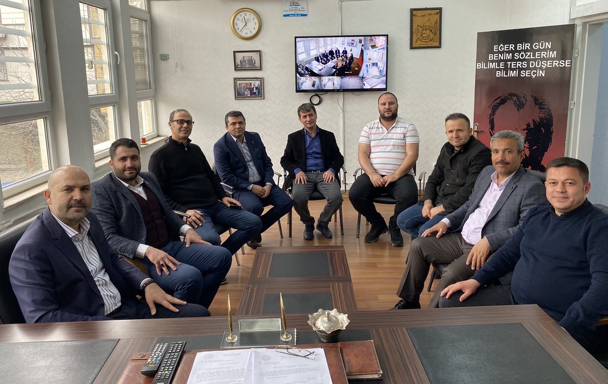 MehmetDemirEBS's tweet photo. Şehit Adem Yavuz Ortaokulu Müdürü Sn.Serkan SERT'i, kıymetli kardeşim iş yeri temsilcimiz Bayram ŞALOĞLU’nu, Mdr Yrd Mustafa ALTINBAŞ’ı ve öğretmen kardeşlerimizi ziyaret edip sendikal kazanımlarımız ile ilgili istişare ettik.

Allah c.c işlerini ve işlerimizi kolaylaştırsın inş. https://t.co/LAOXP6wnVh